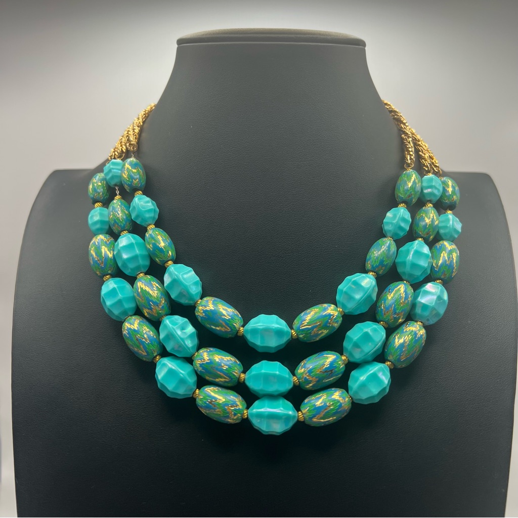 Elegant Vintage Hobe Turquoise Chevron Lucite Beaded Necklace W Gold Tone Chain 70$
